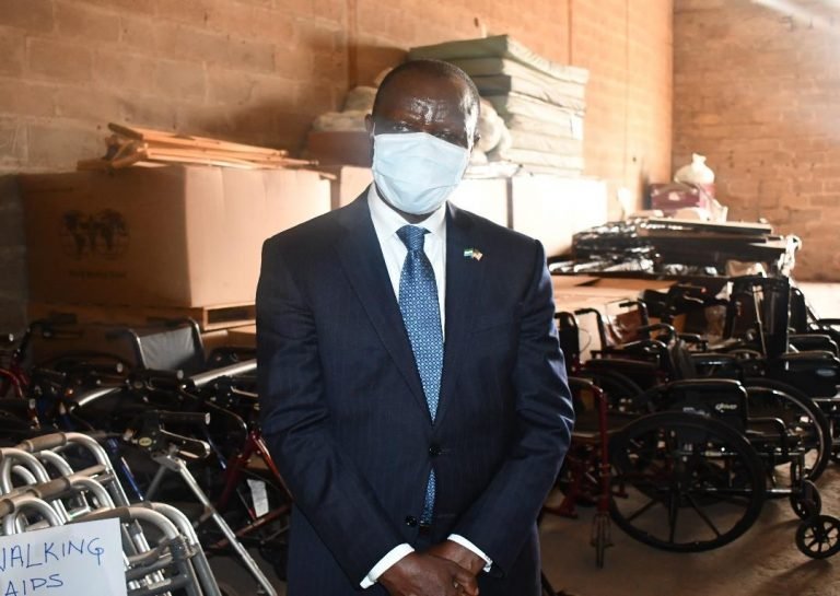 S/L’s Ambassador Makes $1.5m Medical Donation