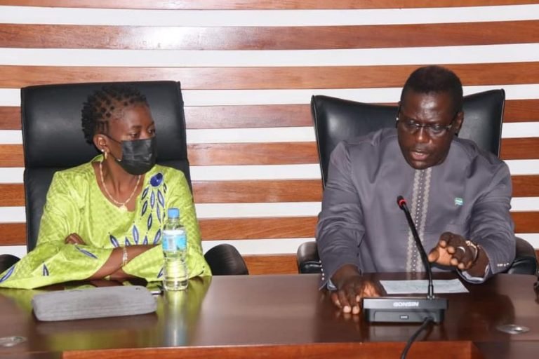 Former Foreign Minister Tunis Hands Over Political Leadership to Incoming MFAIC Prof. Francis