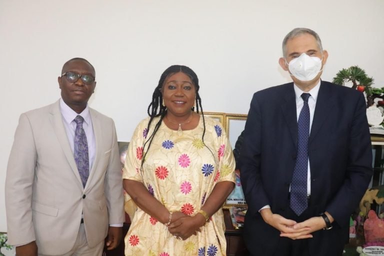 New Egyptian Ambassador Pays Courtesy Visit to Tourism Minister