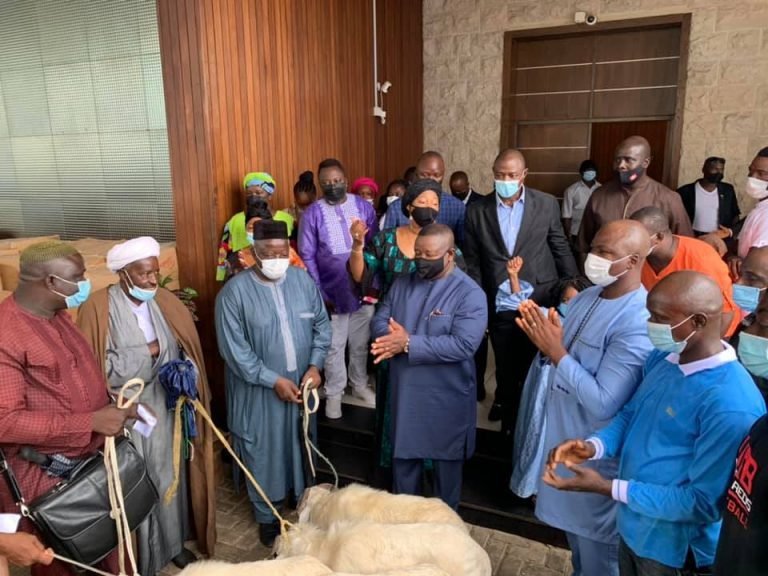 Eid-Ul-Adha – President and First Lady donates lamb to Imams