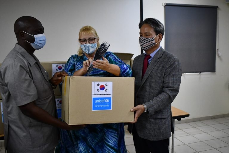 KOREAN AMBASSADOR DONATES 200,000 HIGH-QUALITY FACEMASKS TO MoHS