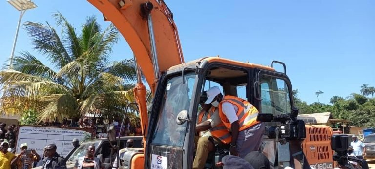 President Bio commissions Sefadu – Guinea Border Road Project
