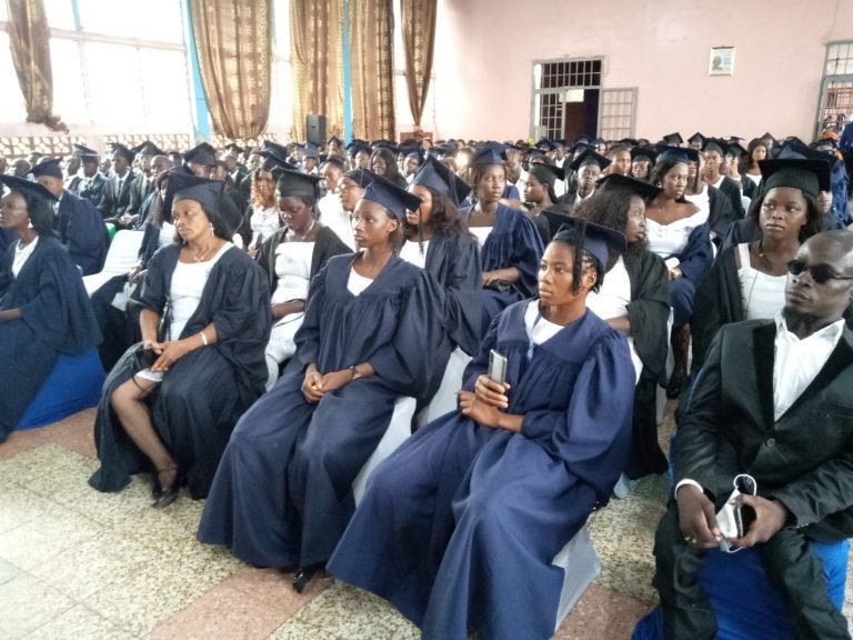 EFSL TRAINS 288 GRADUANTS