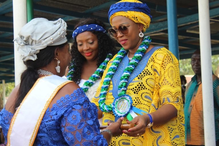 FIRST LADY CROWNS 37 SLP MAMMY QUEENS