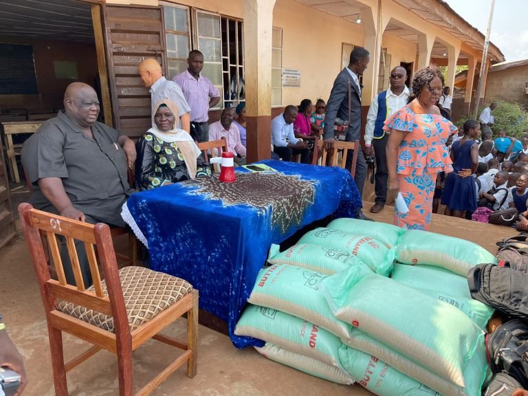 Ambassador Thomas Donates items to Murray Town Army School