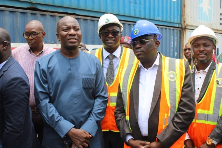 BO-Mattru Road Construction…Chief Minister Inspects Us$ 10 Million Worth Of Construction Machineries 