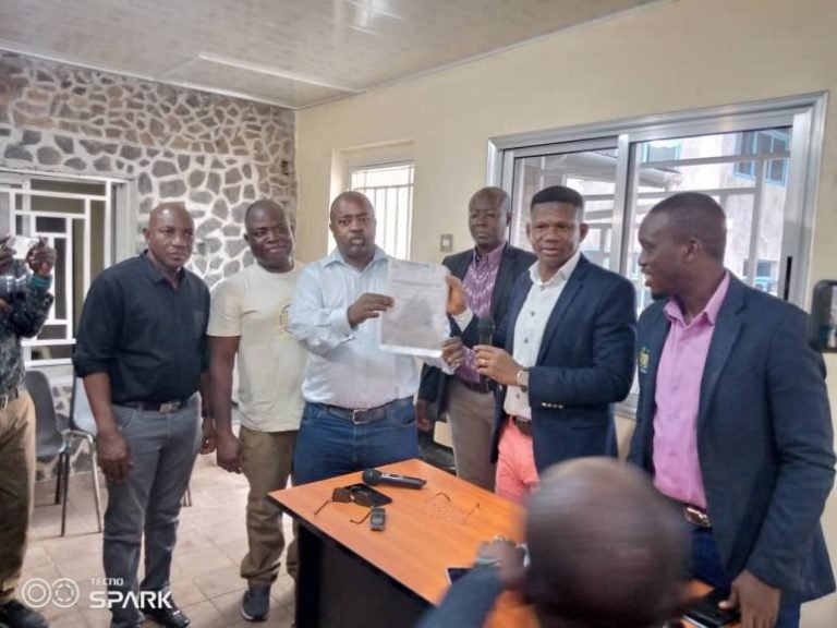 Minister Of Sports Presents Government Support To SLPLB