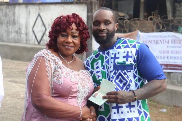 Tourism Minister Confers S/Leonean Citizenship On50 African Americans