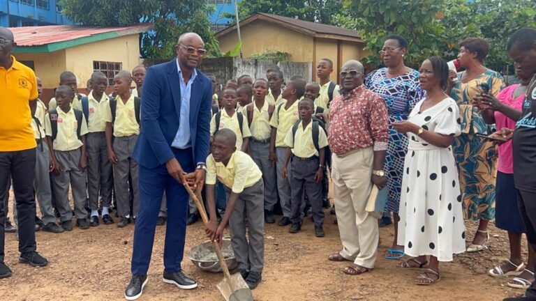 Christian Dauda Gives Back To St Anthony Primary School
