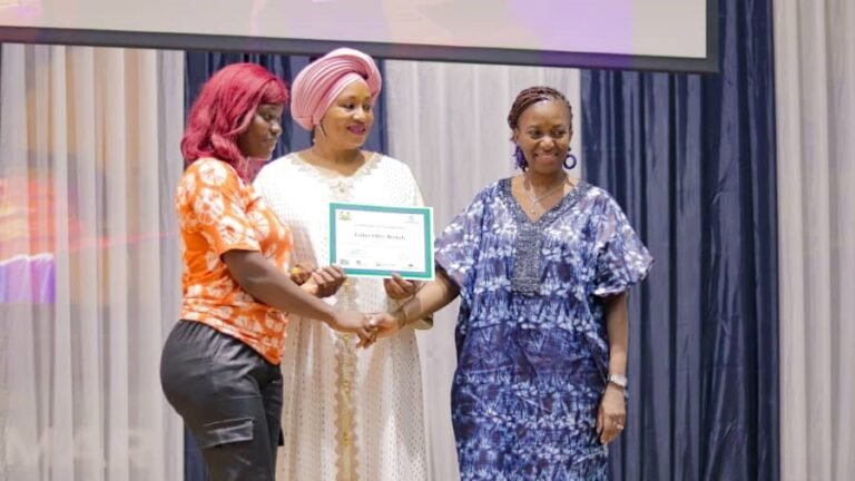 Tourism Ministry Certifies 800 Women Entrepreneurs on Handicraft Skills