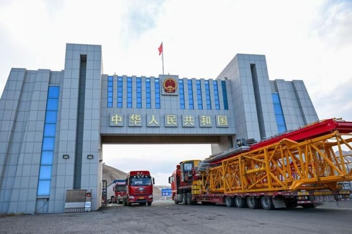 Xinhua Headlines: One year into free-trade zone, Xinjiang embraces further opening up
