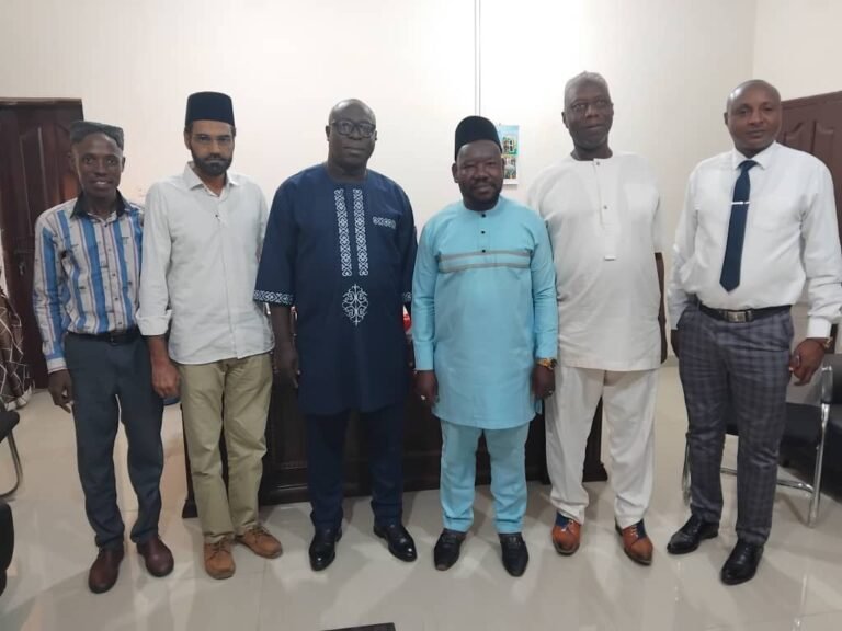 Ahmadiyya Muslim Jamaat Delegation Visits Resident Minister of South