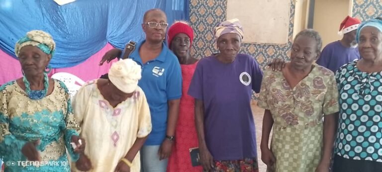 Kiro Descendants Union Feeds Aged Group at King George 6th Memorial Home