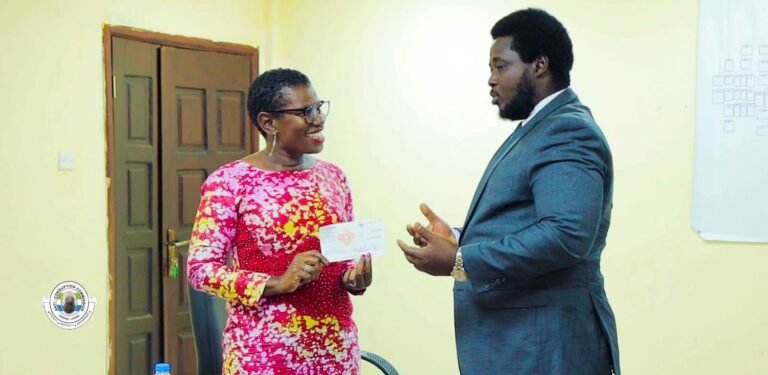 Anti-Corruption Commission Hands Over 1 Million New Leones Cheque to Freetown City Council