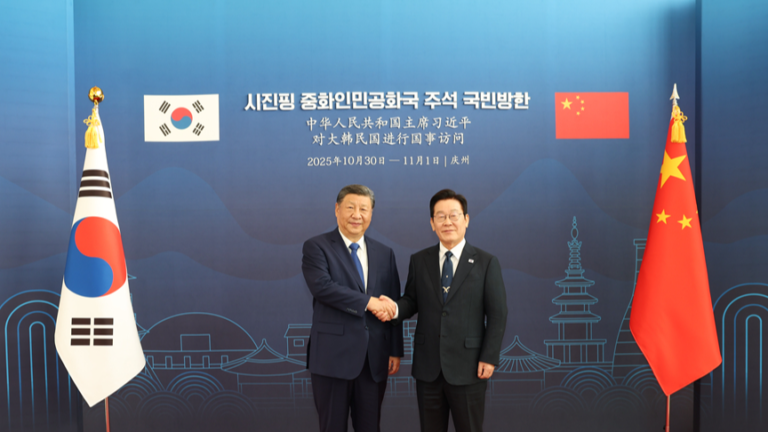 How China, ROK Leaders Open New Prospects for Ties at Gyeongju Meeting