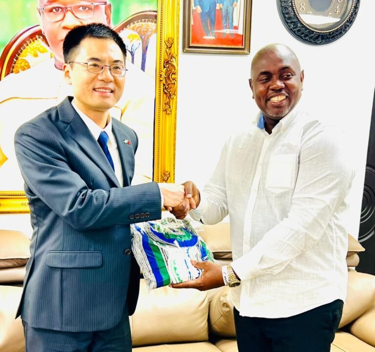 Chinese Ambassador Bids Farewell to Speaker Thomas