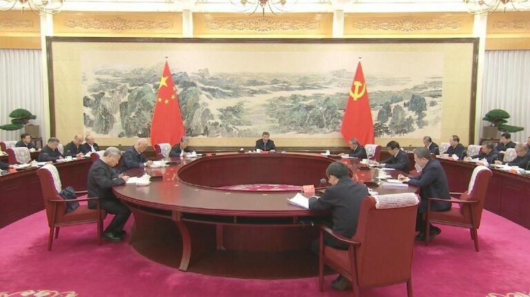 Xi Jinping Urges Breakthroughs in Development of Industries of the Future