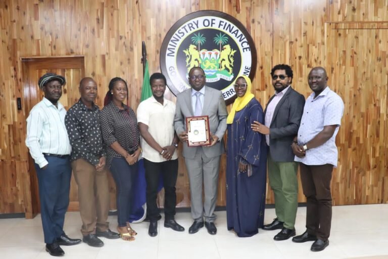 SLAJ Honours Finance Minister for Support  and Economic Leadership