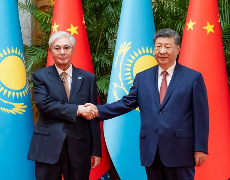 Xi Jinping Meets Kazakh President